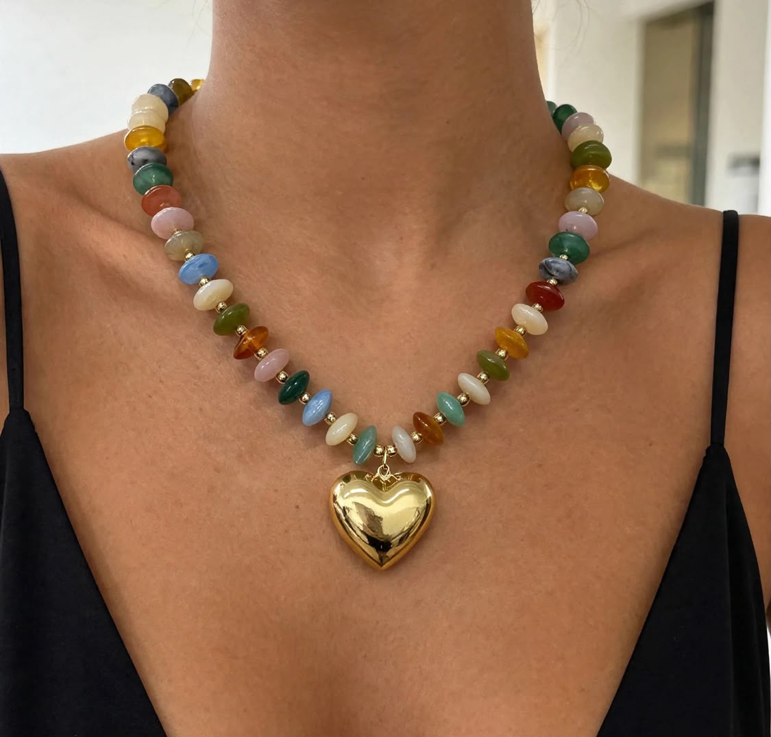 Collar dorado cuentas multicolor dije corazón de globo